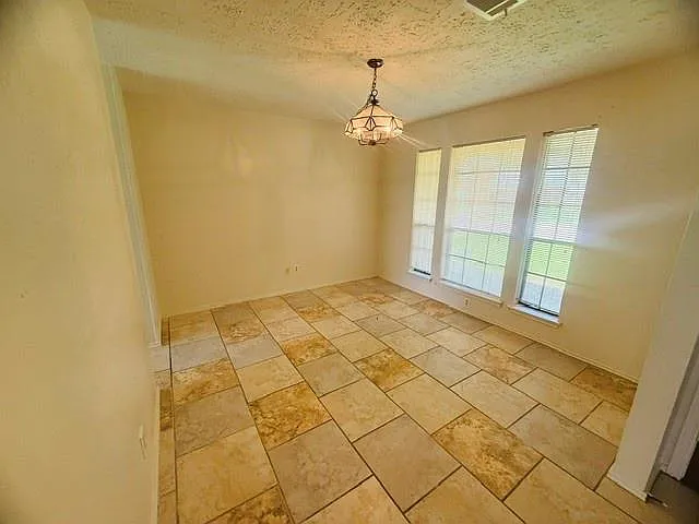 1931 Wildwood Ridge Dr — Photo 9
