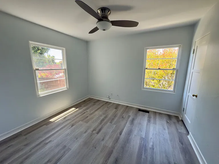 4572 Valencia Dr — Photo 8