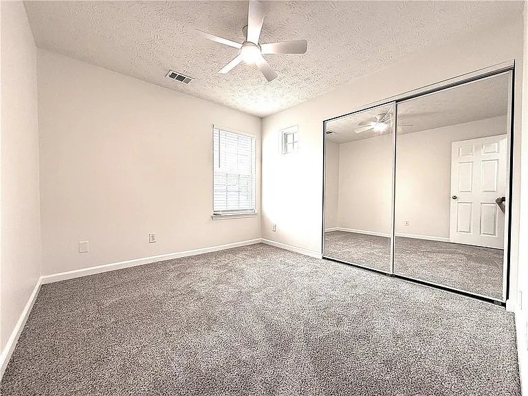 2150 Lexington Ln — Photo 16
