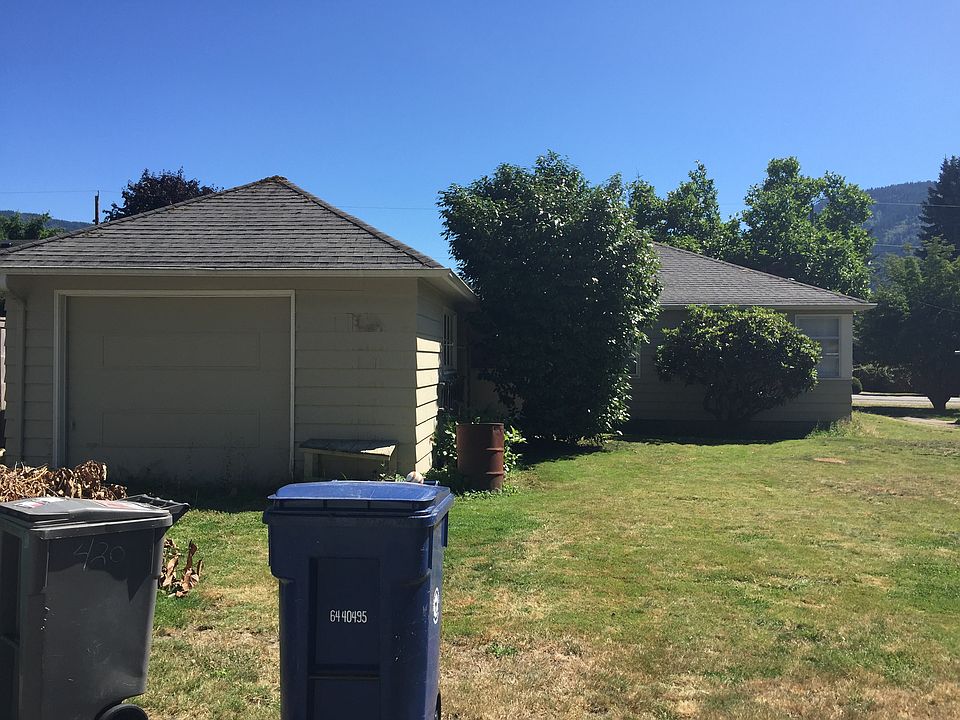 2nd image of 420 NE Alder St