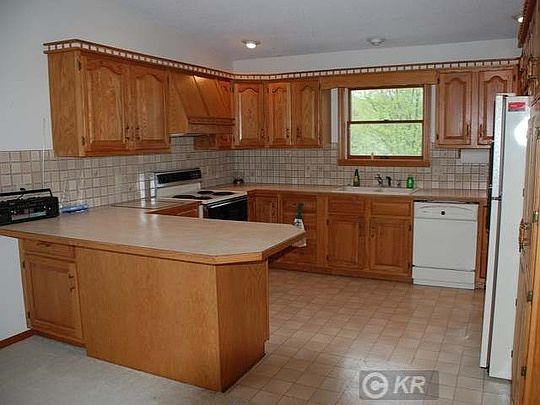 3rd image of 5061 E Haven Dr