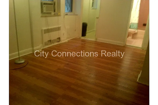 Rented by City Connections Realty | media 8