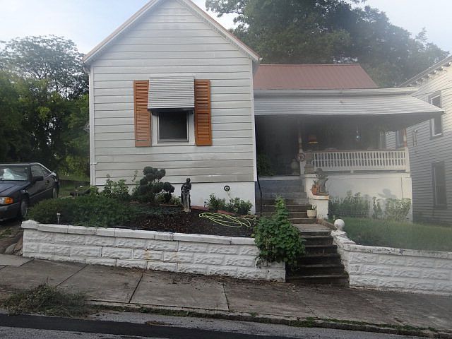 1st image of 125 Campbell St