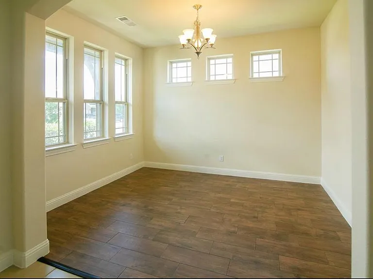 1327 Graham Trace Ln — Photo 5