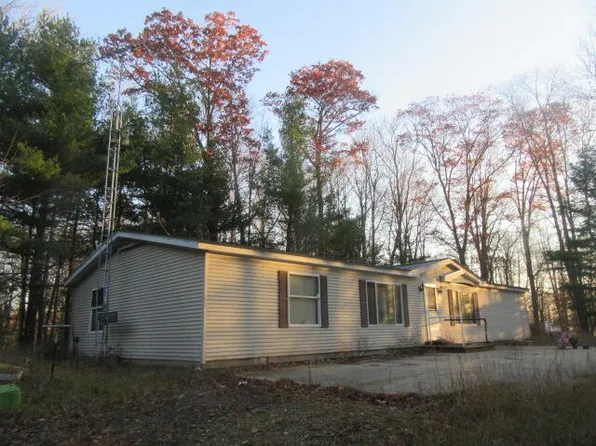 600 N Clear Lake Rd, West Branch, MI 48661