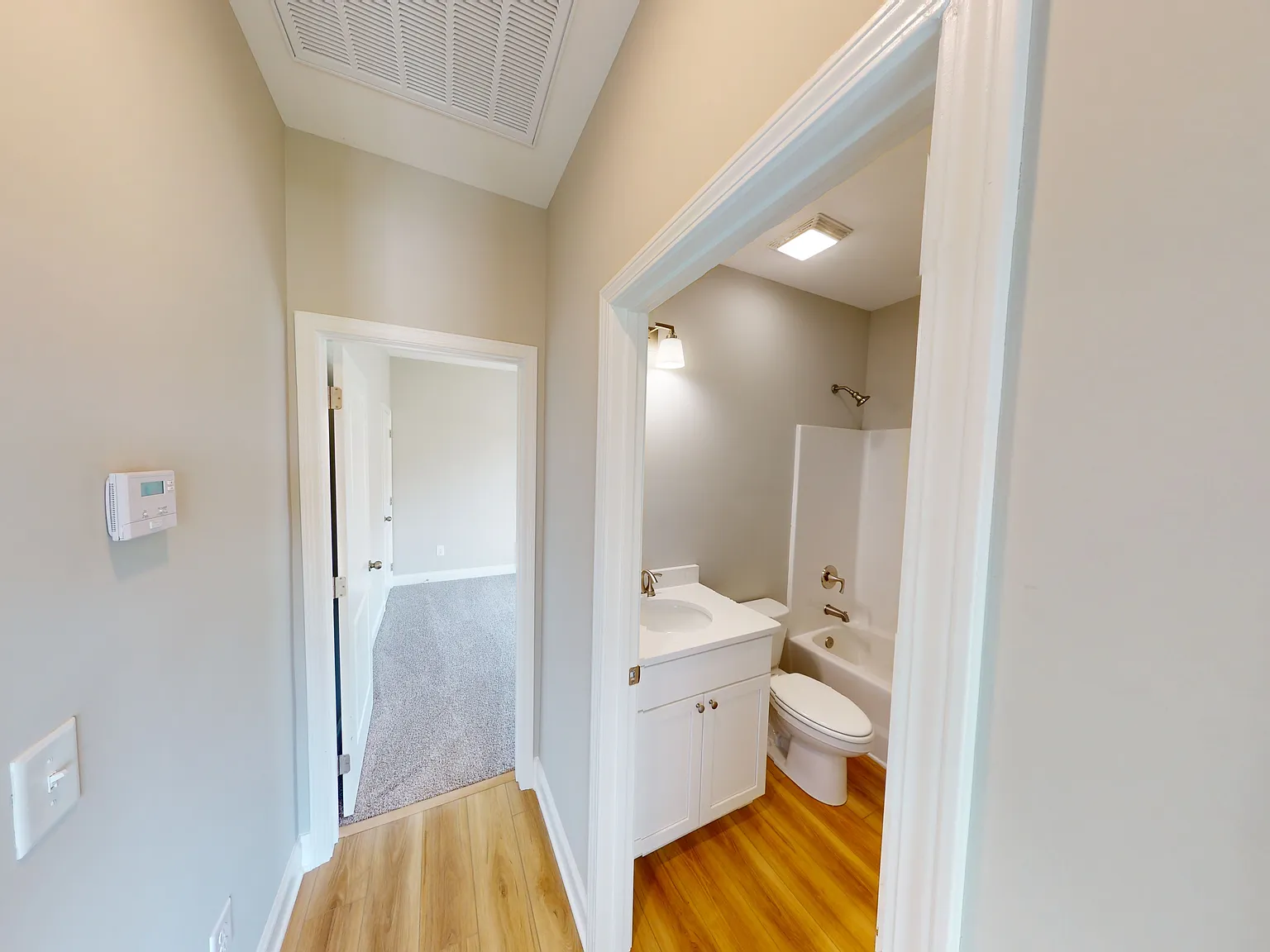 Midtown Oaks 18 — Photo 4