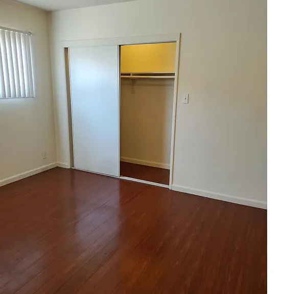 4530 Coliseum St #6 — Photo 4