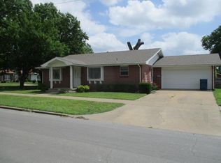401 S Ellis St, Coffeyville, KS 67337