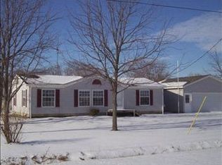 705 N Steel Rd, Merrill, MI 48637