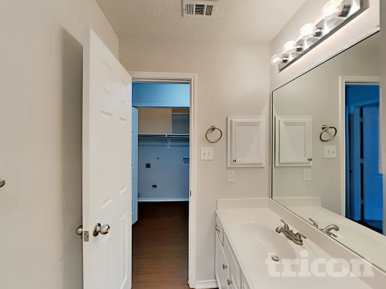 906 Pheasant Dr — Photo 12