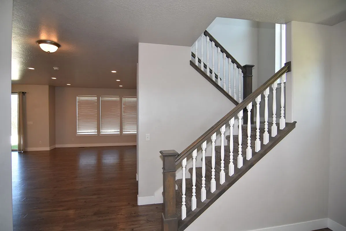 4 bed, 2.5 bath, 4362 sqft, $2,950 — Photo 4