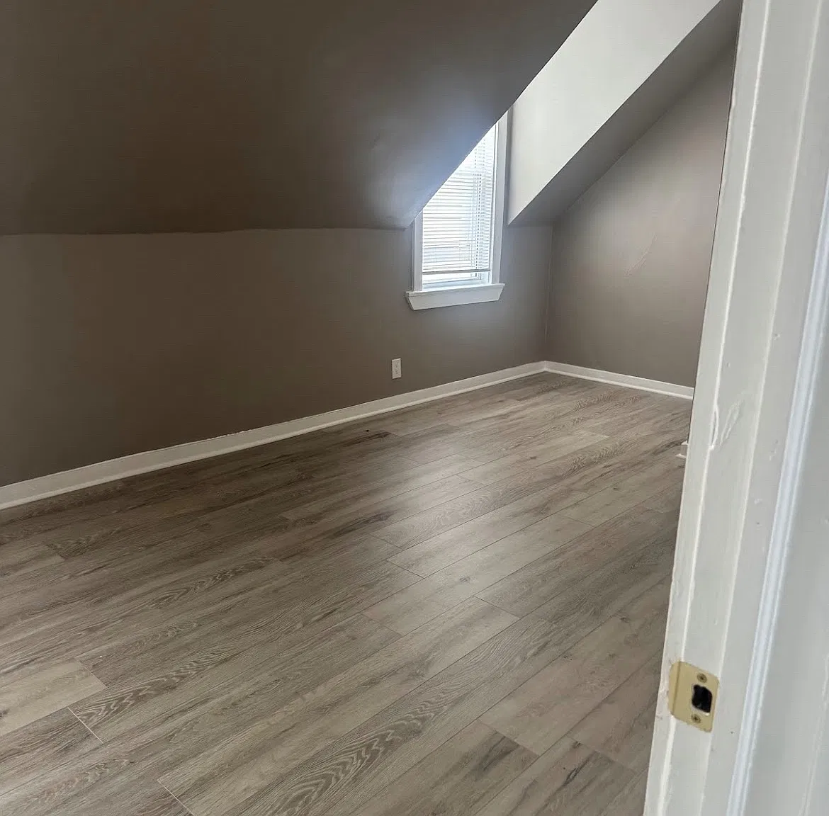 3 bed, $1,900 — Photo 3