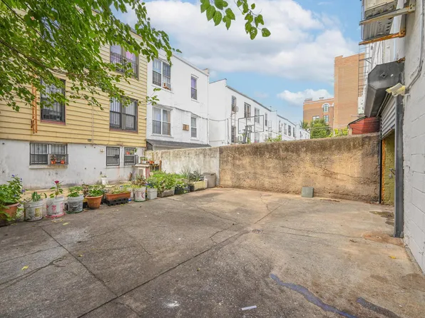 1270 Ovington Avenue image 17 of 20