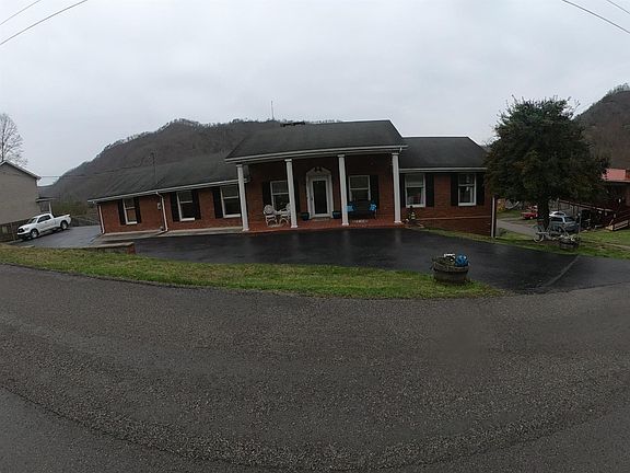 4th image of 300 SE 6th St