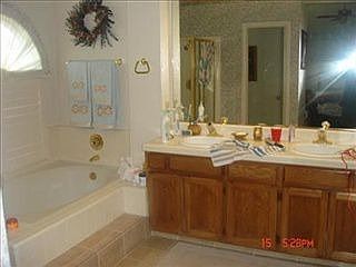 4th image of 690 Castle Oaks Dr