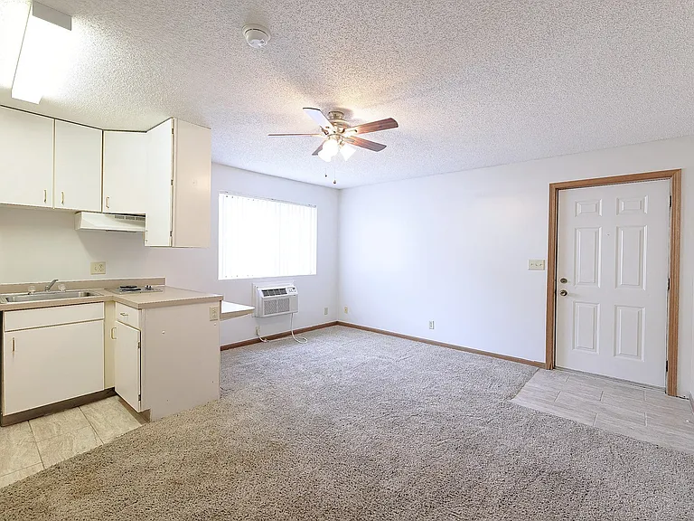 Campus Edge Apartments — Photo 9