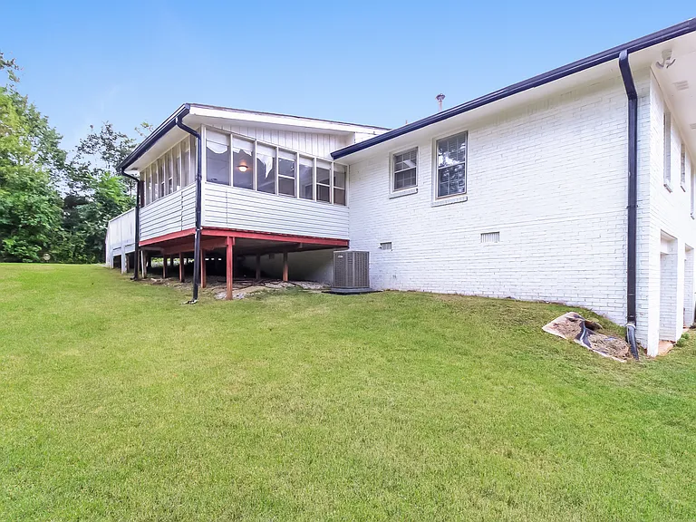 1612 Idlewood Rd — Photo 15