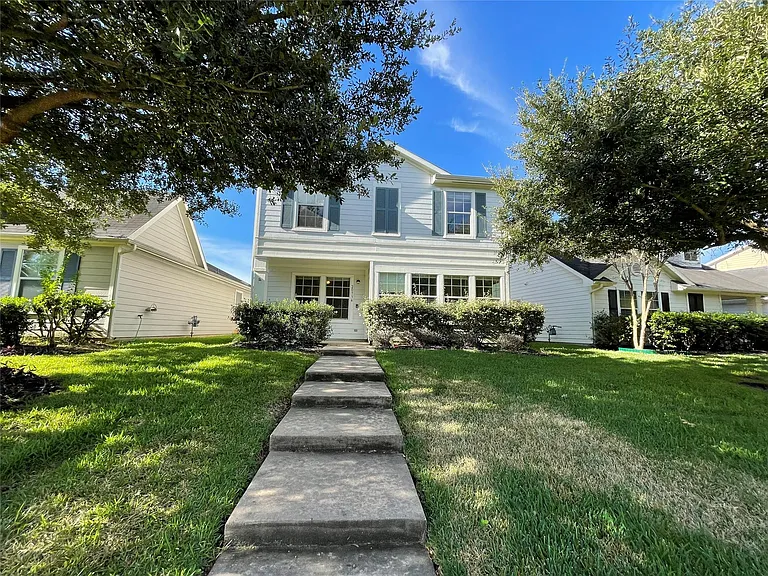 20734 Settlers Lake Cir N — Photo 1