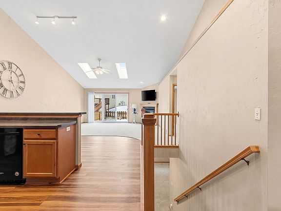 5th image of 818 Rundquist Way