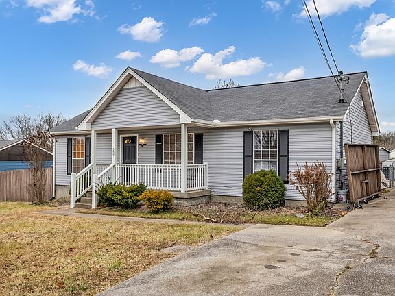 3rd image of 588 Shady Crest Dr