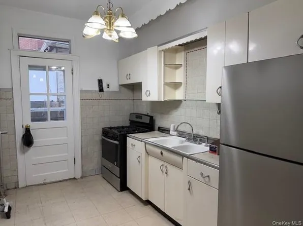 (undisclosed Address), Bronx, NY 10461