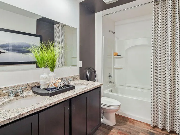 1410 N Marston St — Photo 47