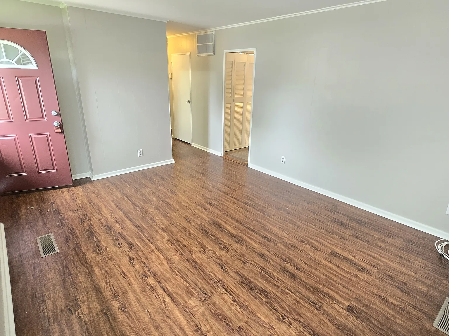 8211 Sycamore Avenue — Photo 3