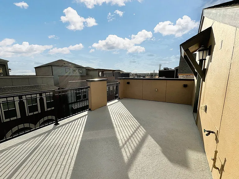 1367 Branchwood Pl — Photo 25