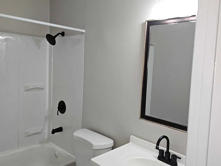 Avery Apartments — Photo 7