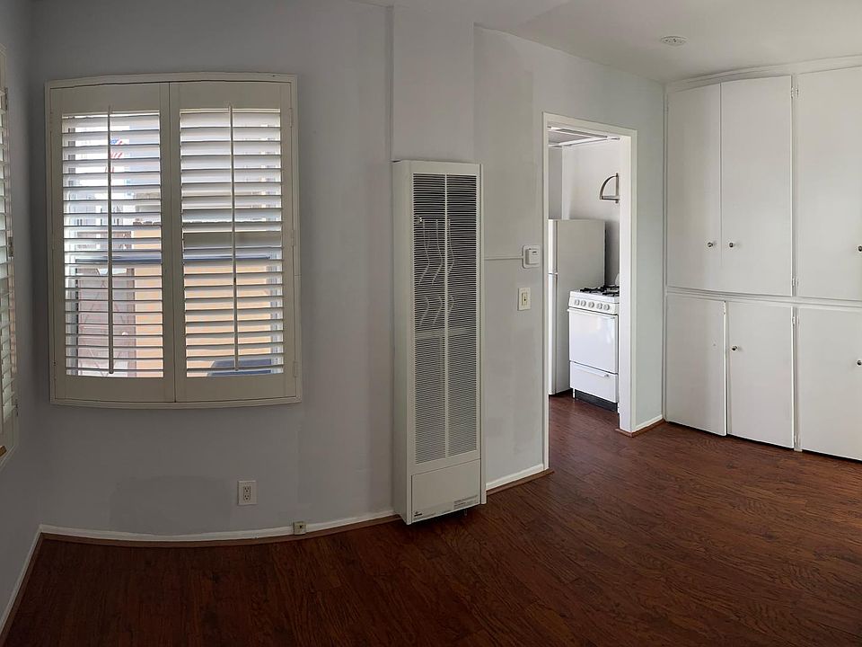 2nd image of 26 1/2 S 65th Pl
