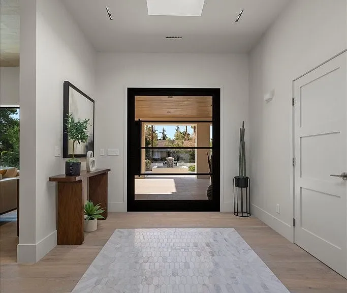 2401 Driftwood Dr — Photo 9
