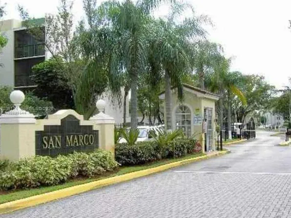 8810 Fontainebleau Blvd APT 303, Miami, FL 33172