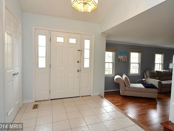 3rd image of 10732 Middleboro Dr