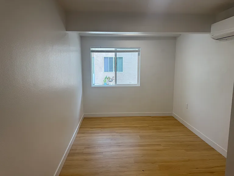 170 S Laurel St #9 — Photo 6