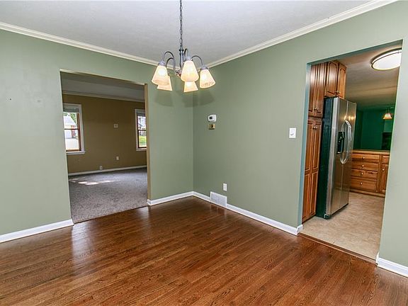 4th image of 2043 Crestdale Dr