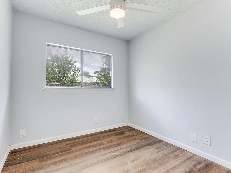 4847 Aspenwood Dr — Photo 17