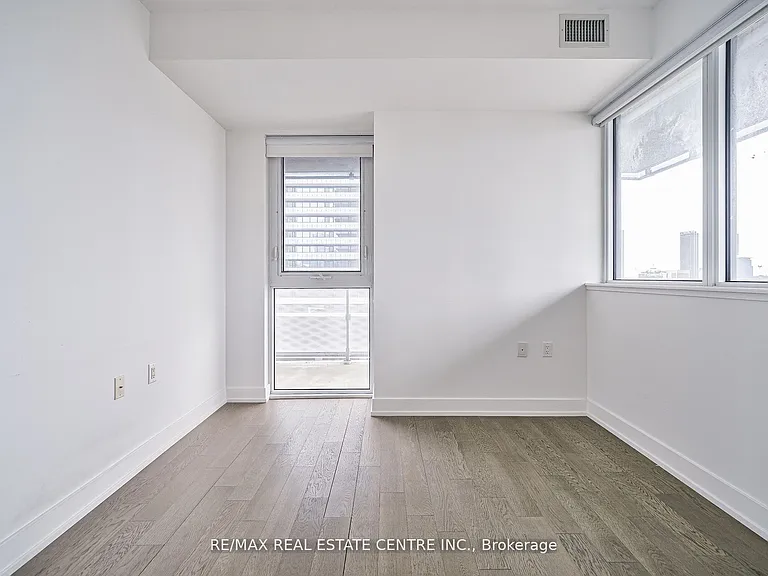 7 Grenville St #2605 — Photo 25