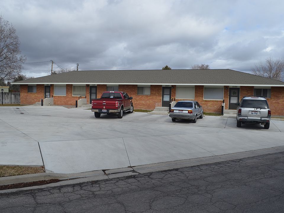 1st image of 1335 Elmwood Cir