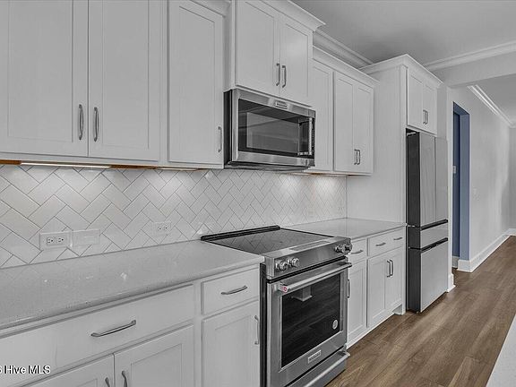 5th image of 504 Beaumont Oaks Drive