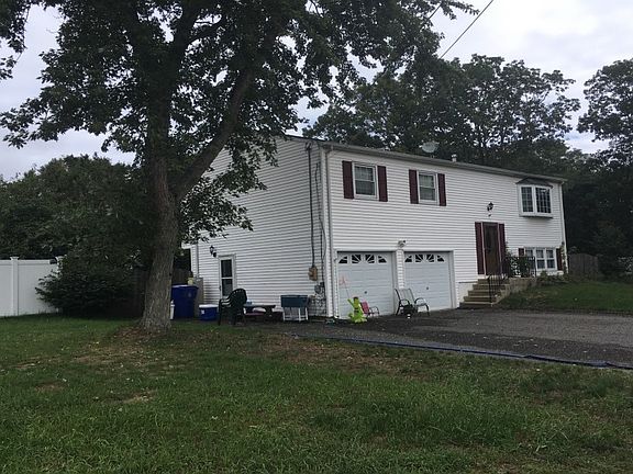 3rd image of 1240 Dove St