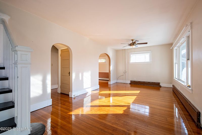 4th image of 2153 Campbell Avenue