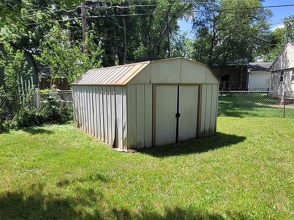4th image of 4003 Hillside Dr