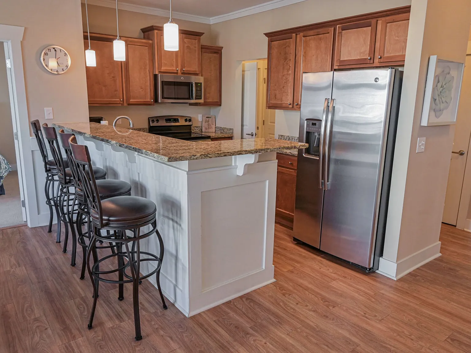 Grand View Luxury Apartments — Photo 1