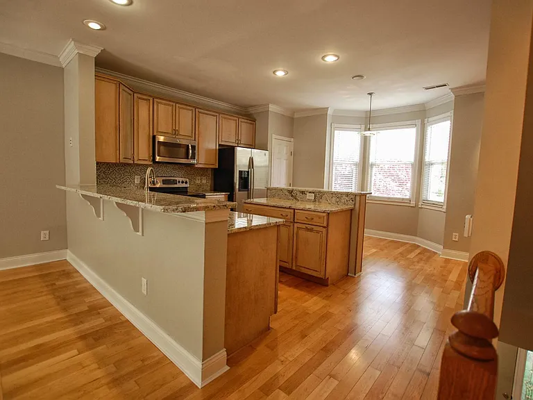 921 Sharkey Ln — Photo 10