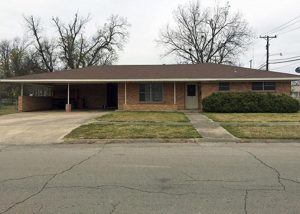 1st image of 310 W Waco Ave