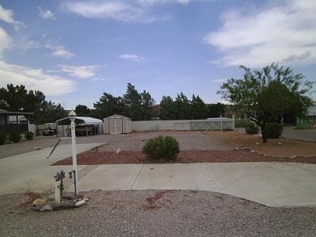 2nd image of 3000 E 3rd St