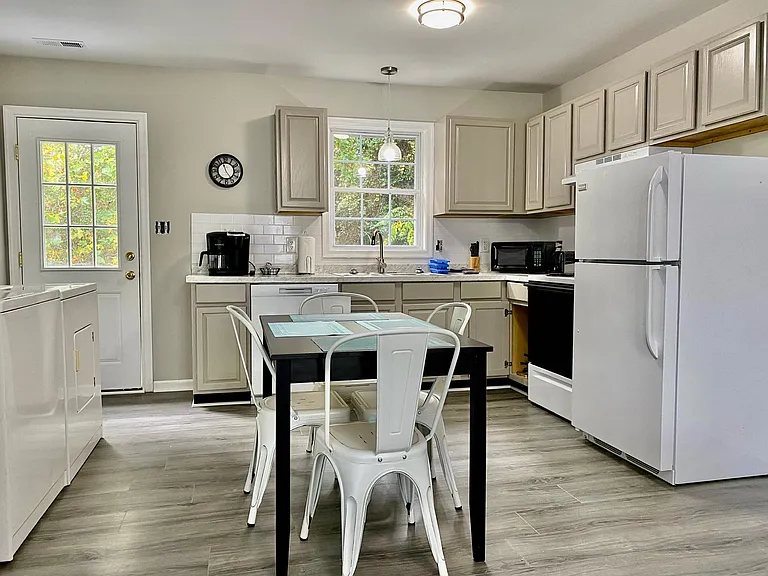 924 Ottoman Ferry Rd — Photo 5