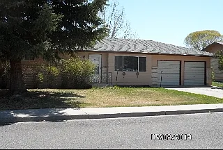 2204 Cambridge Dr — Photo 1