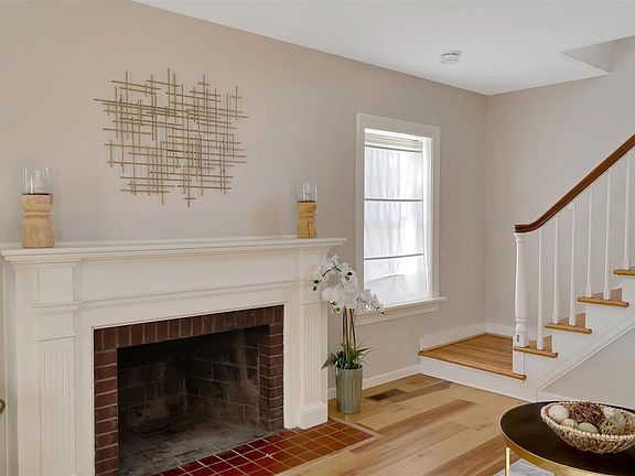 5th image of 6915 Dartmouth Ave