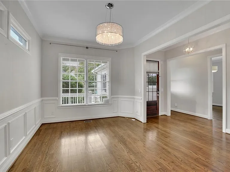 3245 Lynwood Dr — Photo 4